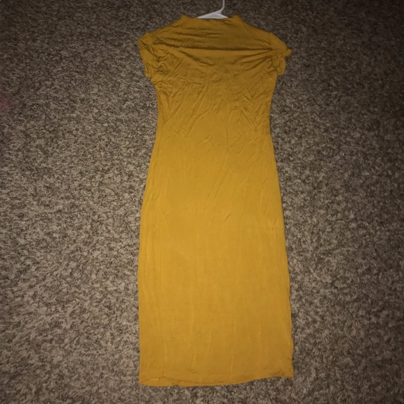 Dresses - Picture 2 of 5